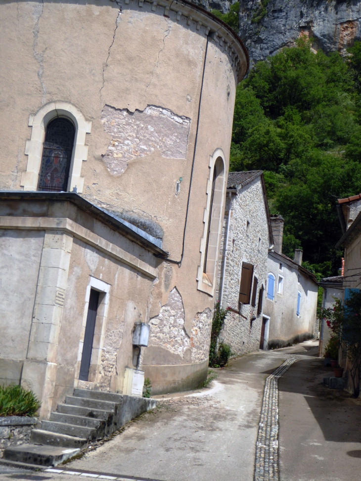 Ruelle derrière l'église - Saint-Géry