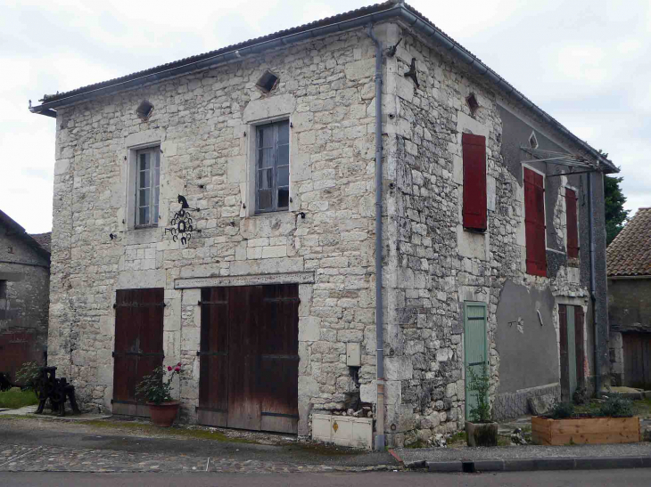 Maison du village - Saint-Matré