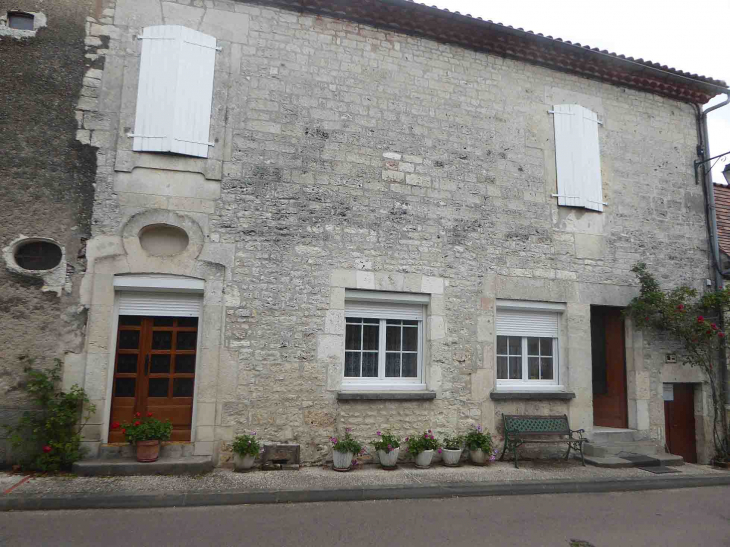 Maison du village - Saint-Matré