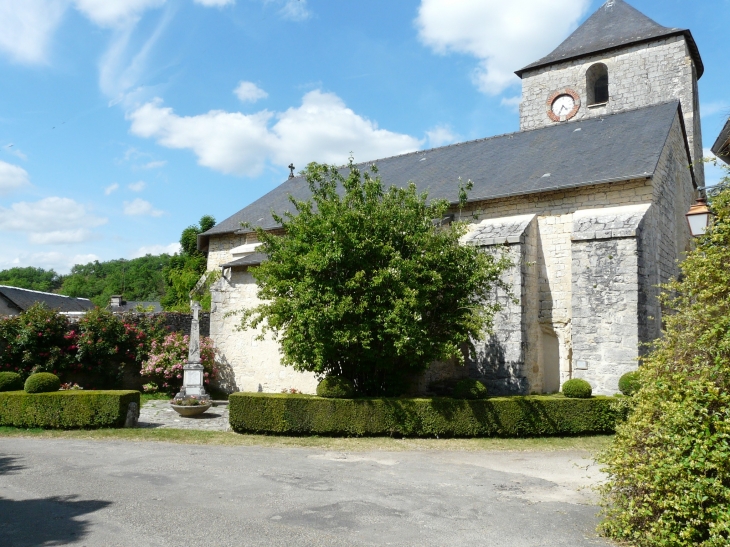 L'église   Crédit : André Pommiès - Saint-Médard