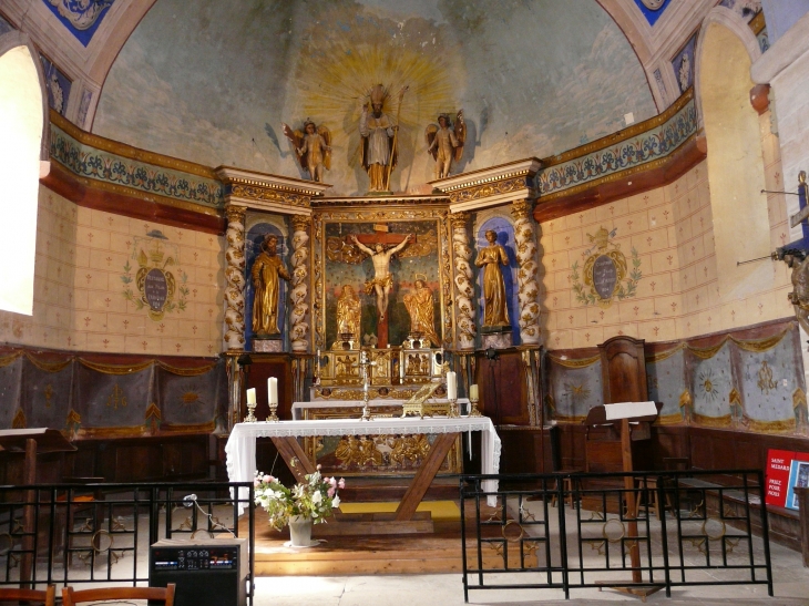 Le choeur de l'église   Crédit : André Pommiès - Saint-Médard