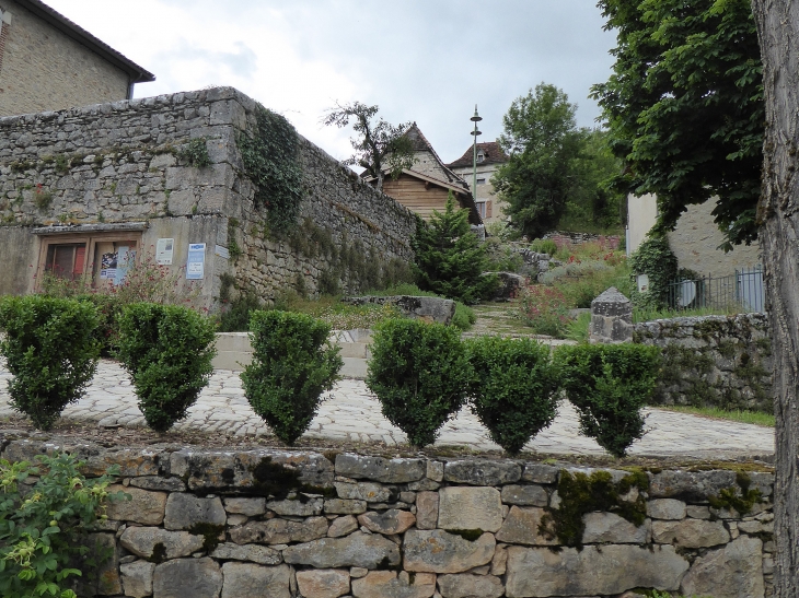 Dans le village - Sauliac-sur-Célé