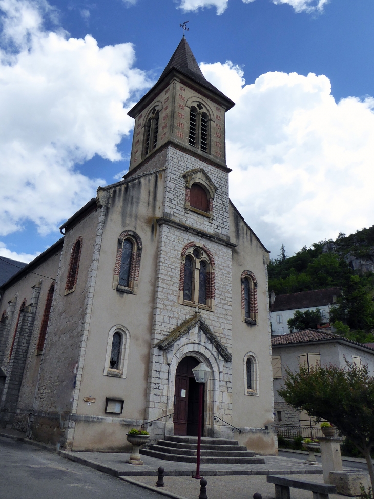 L'église paroissiale. Le 1er Janvier 2017, les communes Saint-Géry et Vers ont fusionné pour former la nouvelle commune Saint-Géry - Vers.