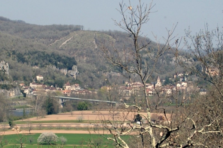 Vue sur le village - Vers