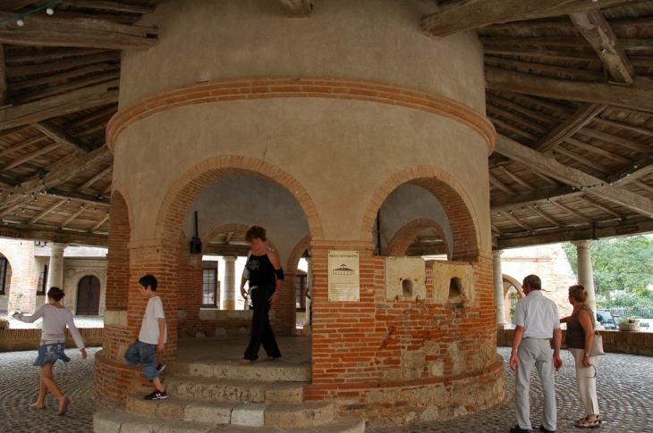 Vue intérieure de la halle aux grains - Auvillar