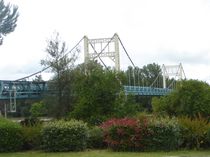 Le pont sur la Garonne - Auvillar