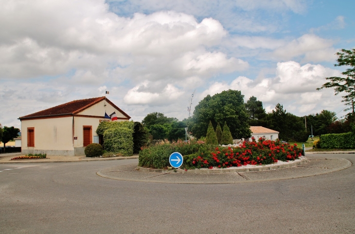 La Mairie - Barry-d'Islemade