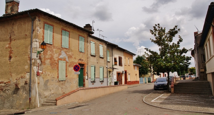 Le Village - Castelferrus