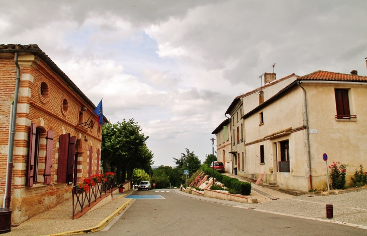 Le Village - Castelmayran