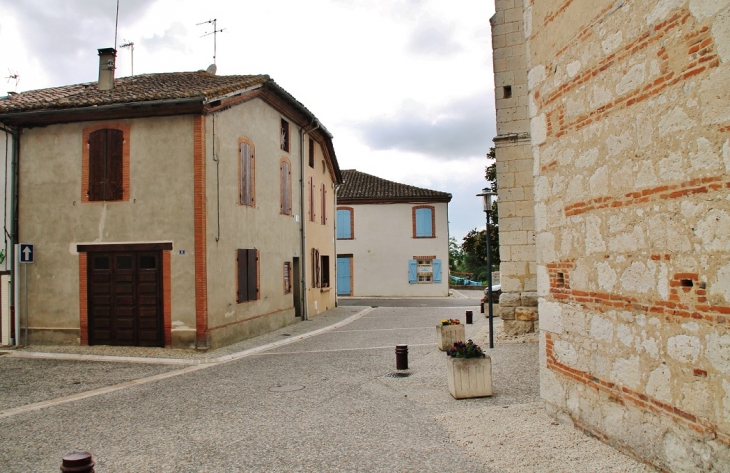 Le Village - Castelmayran