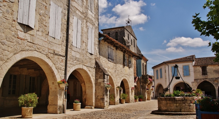 Le Village - Castelsagrat