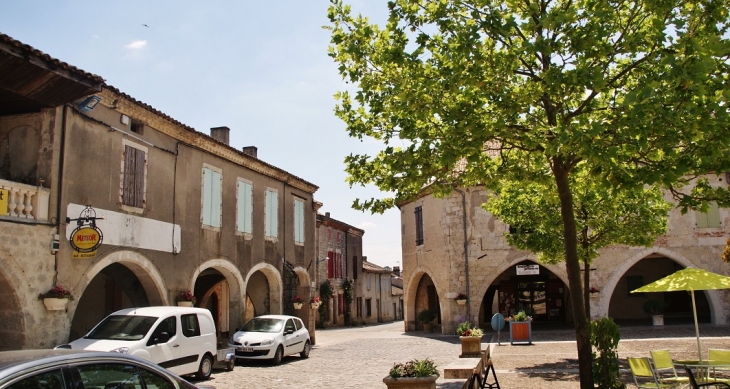 Le Village - Castelsagrat