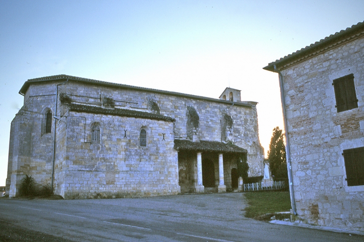 Place de l'église - Castéra-Bouzet