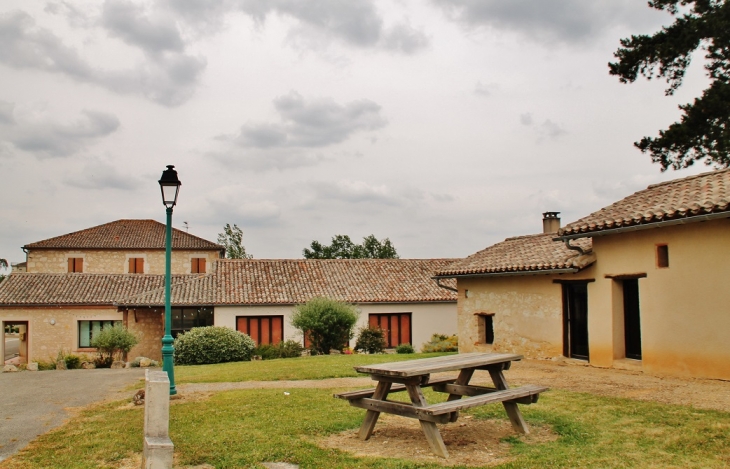 La Commune - Castéra-Bouzet