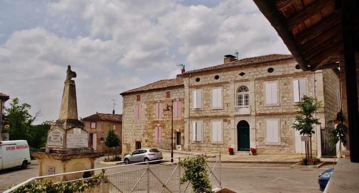 Le Village - Caumont