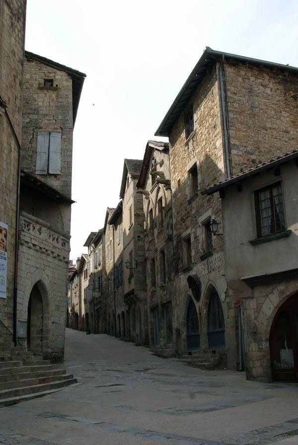 Une rue du village - Caylus