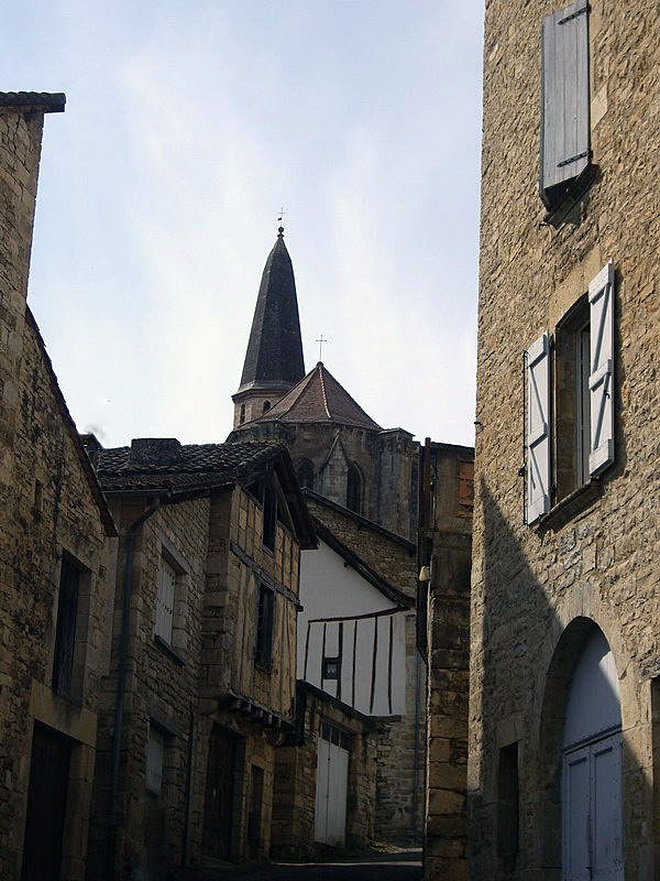 Vers l'église - Caylus