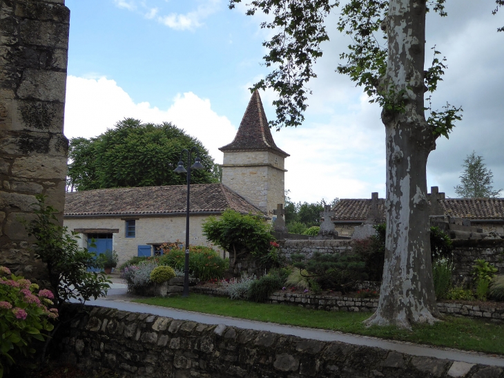 Dans le village - Cayriech