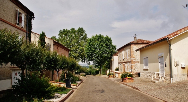 Le Village - Donzac