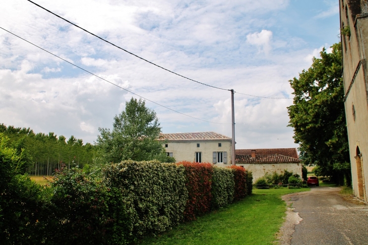 Le Village - Durfort-Lacapelette