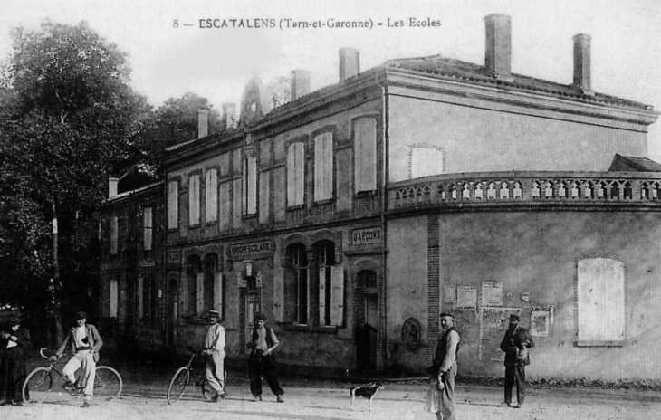 Les écoles; début XXe siècle (carte postale ancienne). - Escatalens