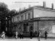 Les écoles; début XXe siècle (carte postale ancienne).