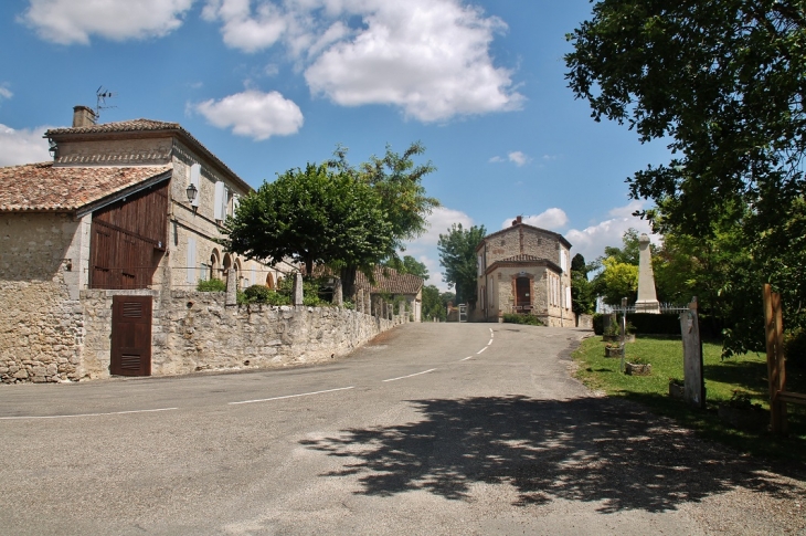 Le Village - Gramont