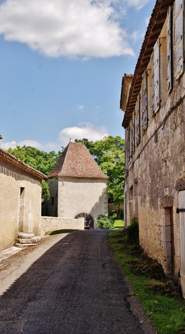 Le Village - Gramont