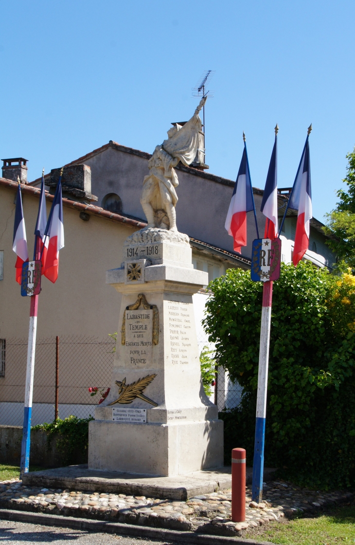 Le Monument aux Morts - Labastide-du-Temple