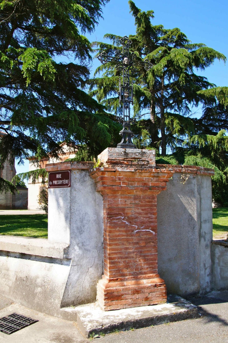 Croix de chemin. - Labastide-du-Temple