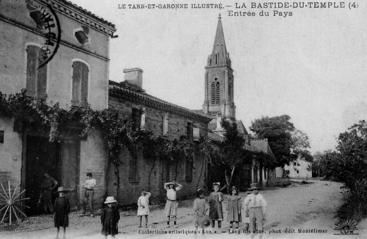 Entrée du pays, début XXe siècle (carte postale ancienne). - Labastide-du-Temple