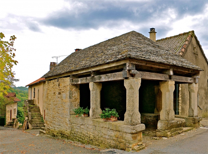 La Halle du XIVe siècle - Lacapelle-Livron