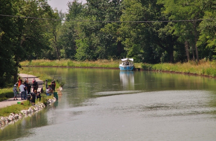 Canal de Montech - Lacourt-Saint-Pierre