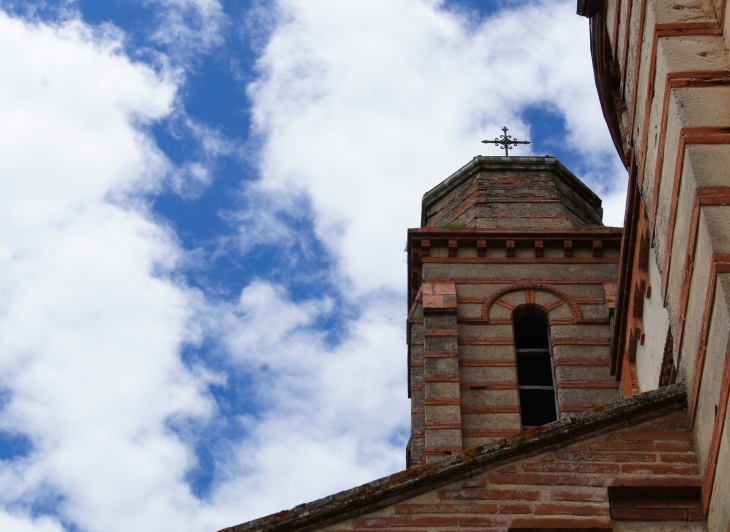 Le clocher de la chapelle Notre-Dame de Lapeyrouse. - Lafrançaise