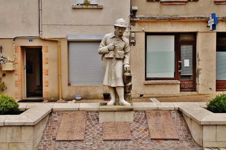 Monument-aux-Morts - Lavit