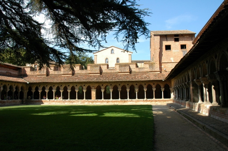 Le cloître, vue de la cour intérieure - Moissac