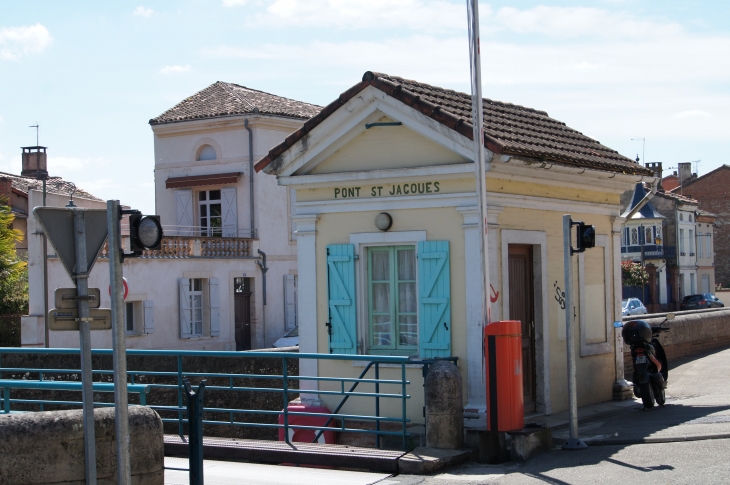 Le Pont Saint Jacques (canal du midi). - Moissac