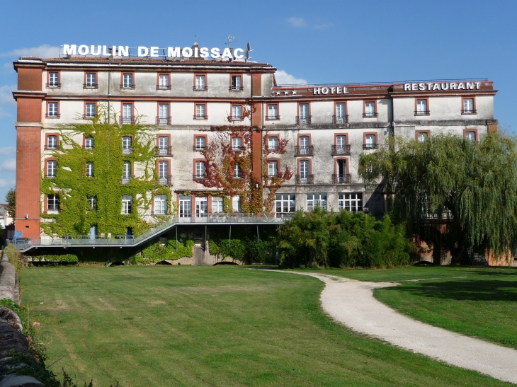 Hotel restaurant   - Moissac