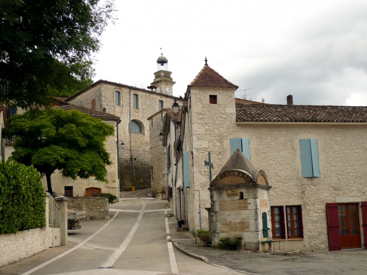 Vers le centre - Montaigu-de-Quercy