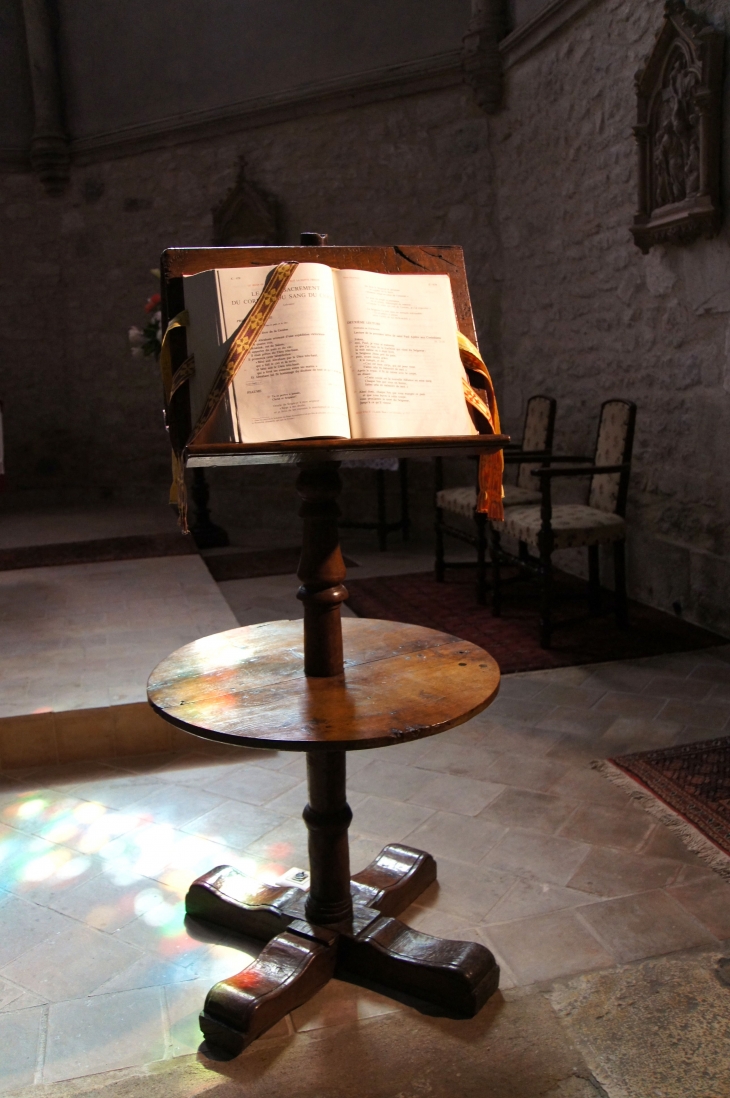 Porte livre de l'église Saint Michel. - Montaigu-de-Quercy