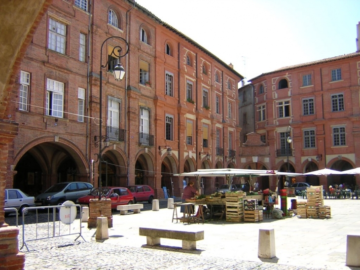 Montauban  - place du marché