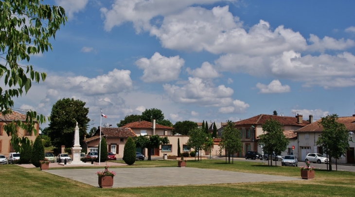 Le Village - Montbeton