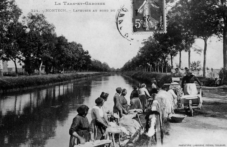 Laveuses au bord du canal, début XXe siècle (carte postale ancienne). - Montech