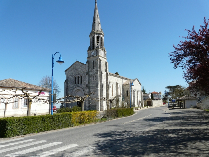 Le hameau : Sainte-Thècle    Crédit : André Pommiès - Montesquieu