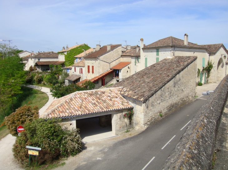 Vue sur la bastide - Montjoi