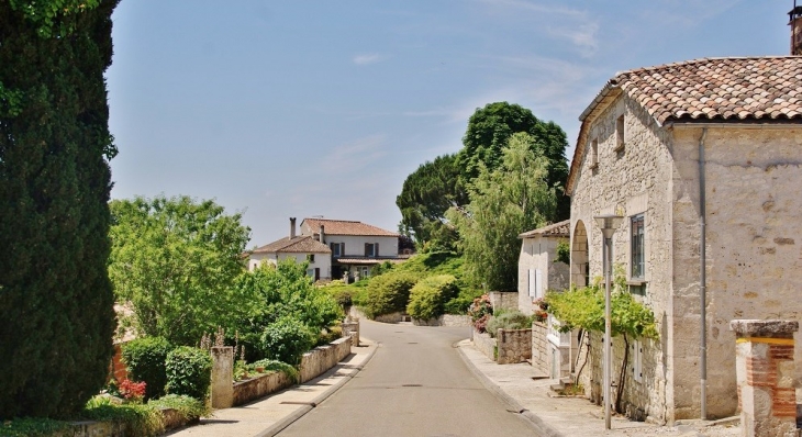 Le Village - Perville