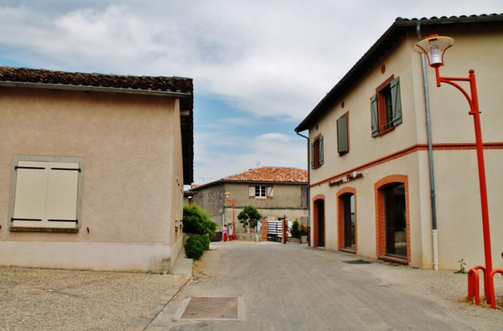 Le Village - Piquecos