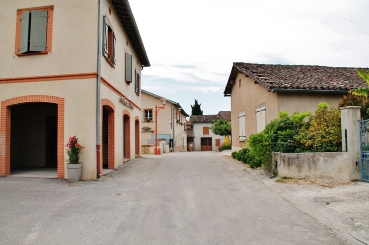 Le Village - Piquecos