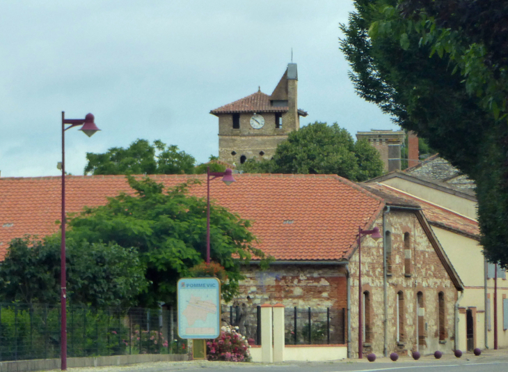 L'entrée du village - Pommevic