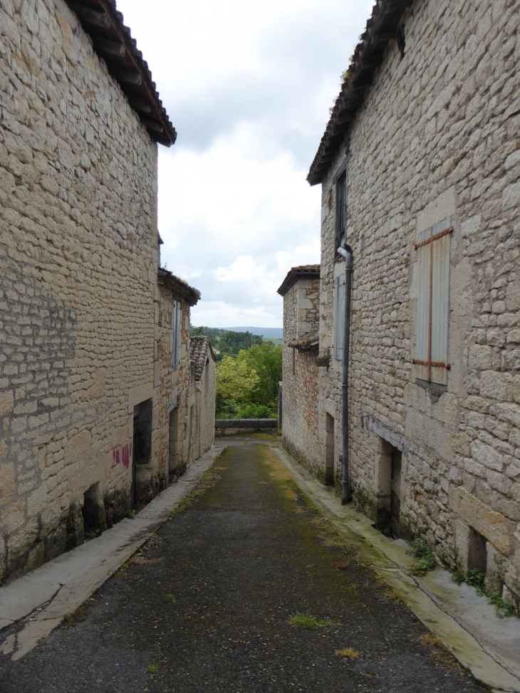 Une rue de la ville - Puylaroque